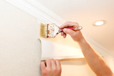 Pose de papier peint à Laurens — revêtements muraux et toiles de verre